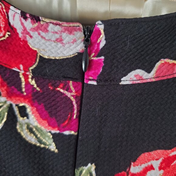 Floral and Black Dress - Picture 4 of 6